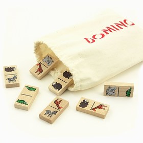 Dřevěné domino v plátěném pytlíku s motivem afrických zvířátek